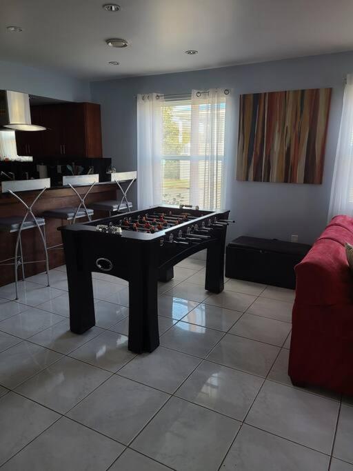 Apartment Henry's Place, 3 Bedrooms In Lakeview